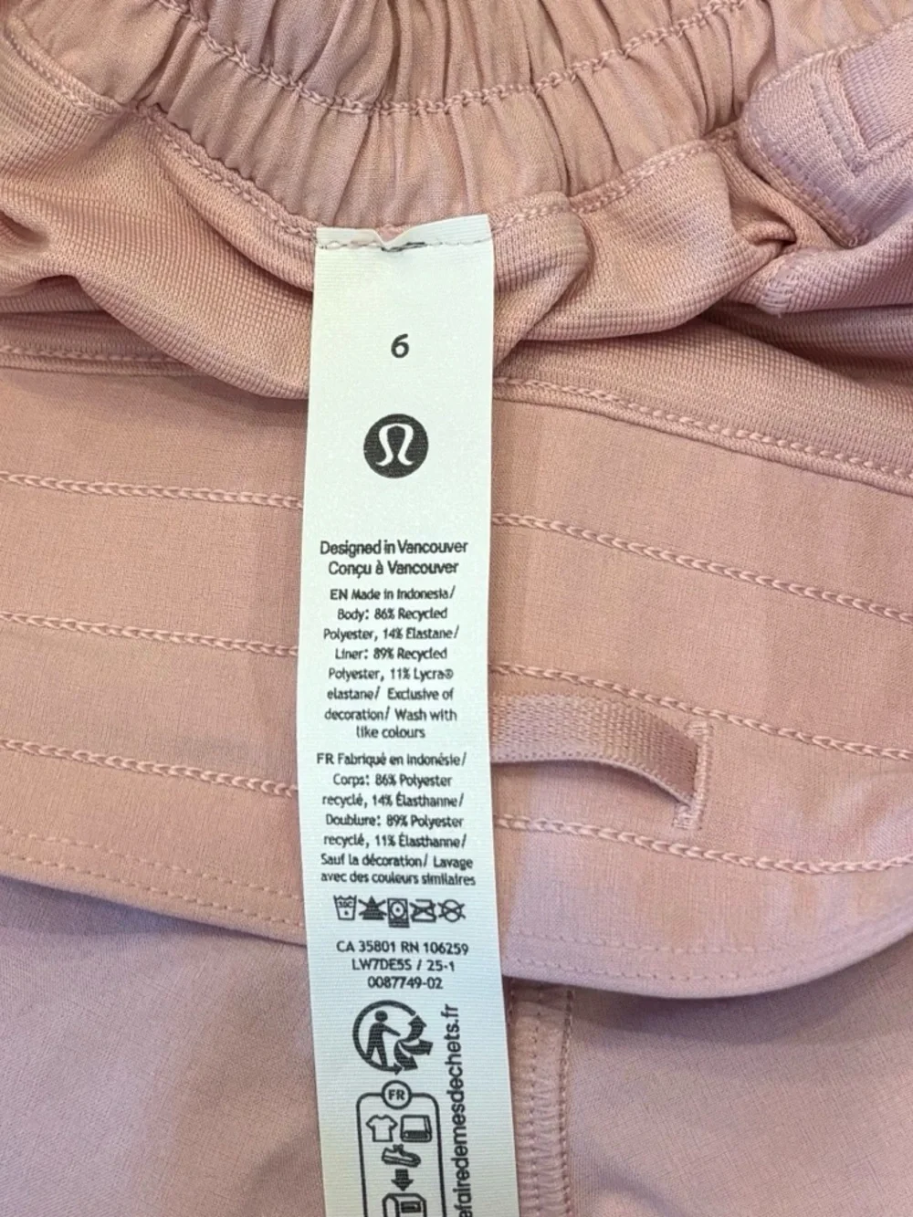 NWT Lululemon Hotty Hot High Rise Shorts 2.5
